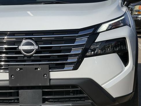 Used 2024 Nissan Rogue SV w/ SV Premium Package FWD image 8
