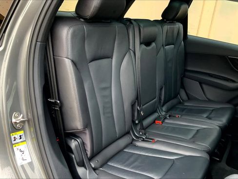 Used 2017 Audi Q7 3.0T Premium Plus w/ Premium Plus Package image 18