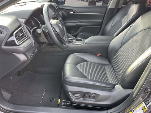 Used 2021 Toyota Camry SE image 13