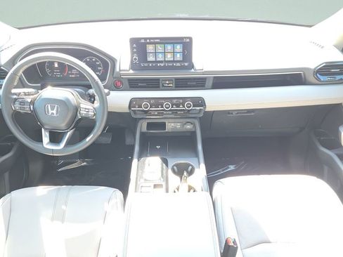 Used 2025 Honda Pilot EX-L image 10