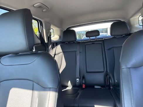 Used 2025 Kia Sportage EX image 7