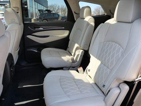 Used 2022 Buick Enclave Avenir w/ Avenir Technology Package AWD/4WD image 28
