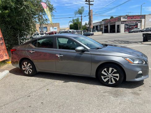 Used 2019 Nissan Altima 2.5 S FWD image 4