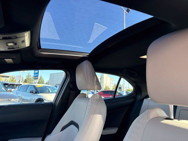 Used 2021 Lexus UX 250h w/ Premium Package AWD/4WD image 20