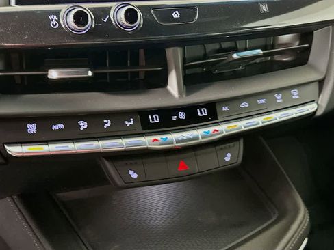 Used 2020 Cadillac CT4 Luxury w/ Cold Weather Package image 18