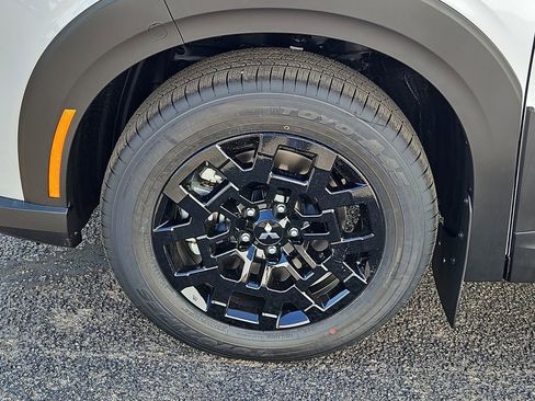 New 2025 Mitsubishi Outlander Trail Edition image 17