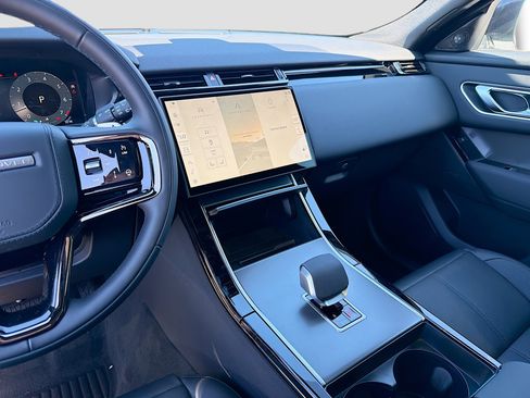 New 2026 Land Rover Range Rover Velar S image 27
