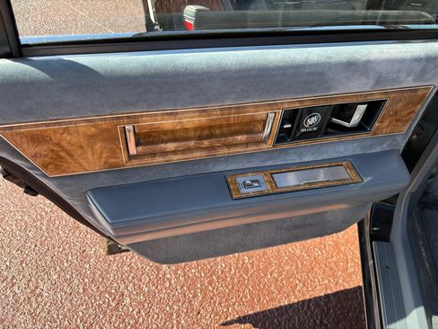 Used 1986 Buick Electra Park Avenue image 11