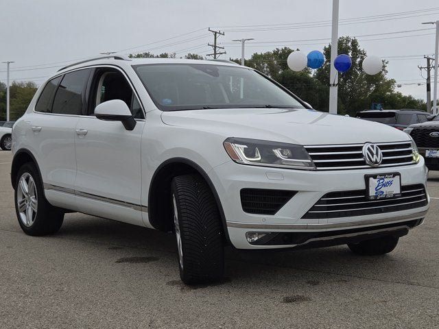 Used 2016 Volkswagen Touareg Sport AWD/4WD image 3
