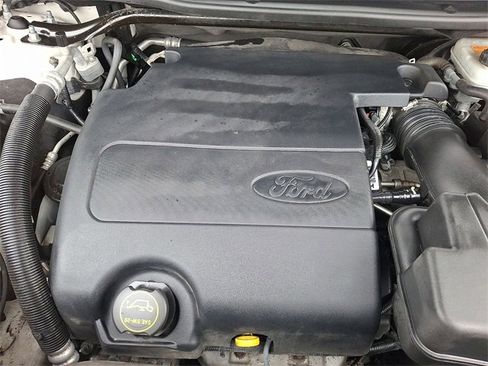 Used 2015 Ford Explorer XLT w/ Equipment Group 202B image 26