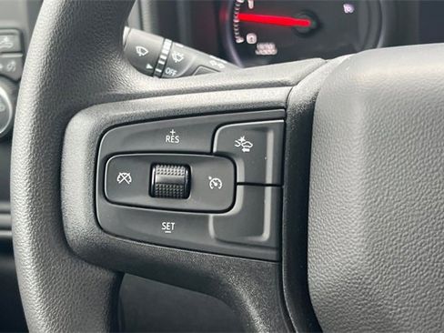 Used 2025 Chevrolet Silverado 2500 Custom w/ Custom Value Package image 30