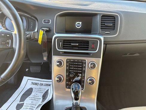 Used 2017 Volvo S60 T5 Inscription w/ Convenience Package image 13