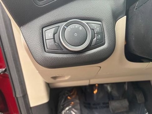 Used 2019 Ford Escape SE FWD image 18