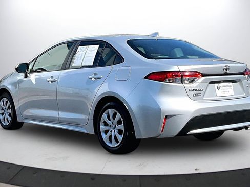 Used 2022 Toyota Corolla LE FWD image 7