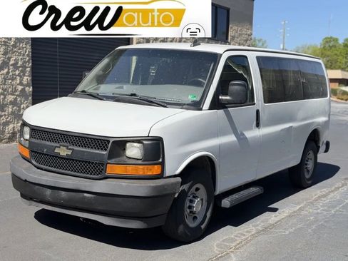 Used 2017 Chevrolet Express 2500 LS RWD image 2