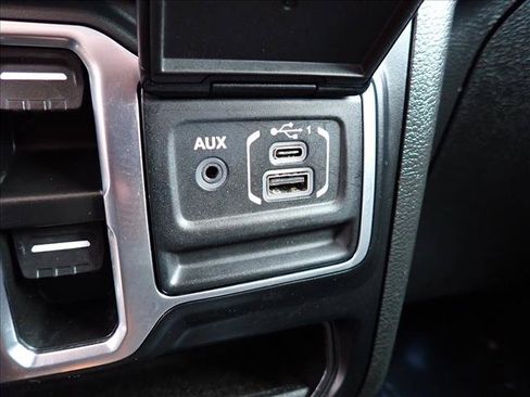 Used 2023 Jeep Wrangler Unlimited w/ Cold Weather Group AWD/4WD image 16