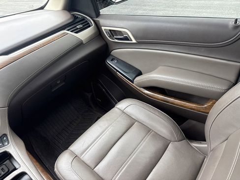 Used 2019 GMC Yukon Denali w/ Denali Ultimate Package image 17