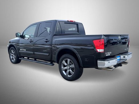 Used 2015 Nissan Titan SV w/ SV Value Truck Package image 7