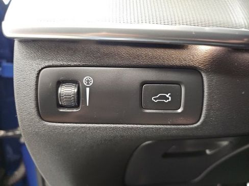 Used 2019 Volvo XC90 T5 R-Design w/ Advanced Package image 18