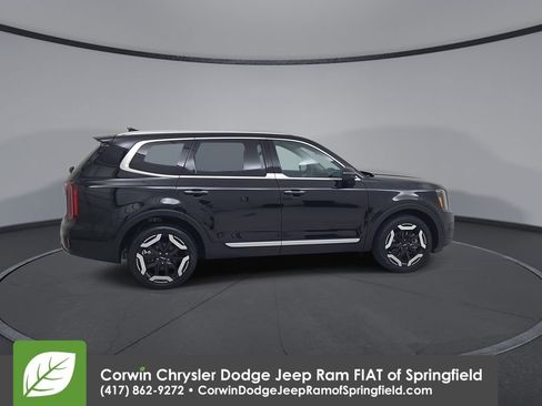 Used 2025 Kia Telluride S AWD/4WD image 16