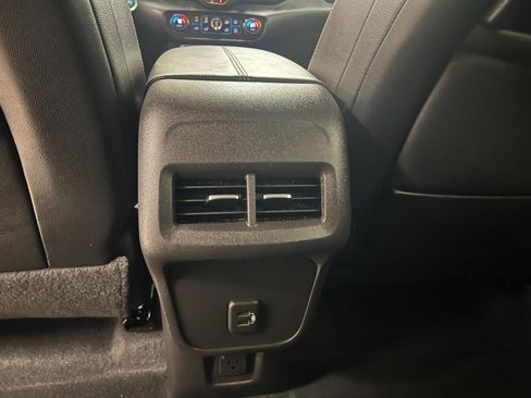 Used 2024 GMC Terrain SLT AWD/4WD image 49