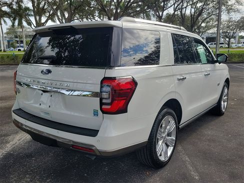 Used 2024 Ford Expedition King Ranch image 3
