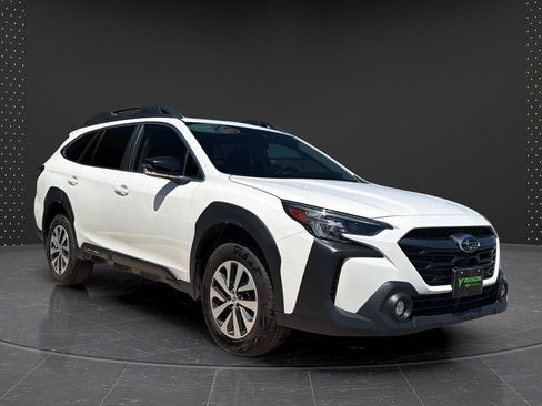 Used 2025 Subaru Outback Premium AWD/4WD image 3
