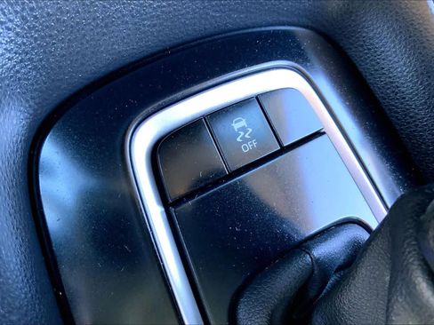 Used 2020 Toyota Corolla LE image 29