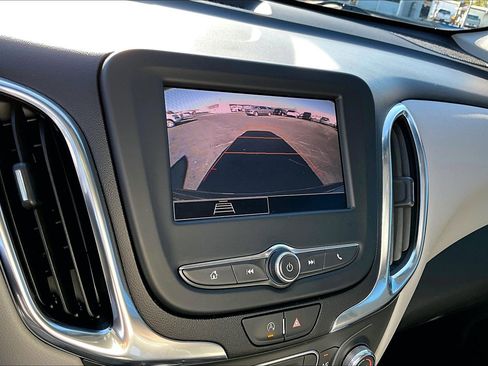 Used 2022 Chevrolet Equinox LS w/ LS Convenience Package image 22