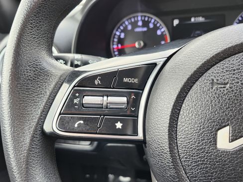 Used 2022 Kia Forte LXS image 30