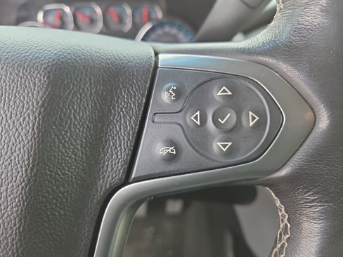 Used 2018 Chevrolet Suburban LT image 34