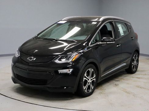 Used 2020 Chevrolet Bolt Premier w/ Infotainment Package image 7