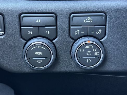 New 2026 Chevrolet Silverado 3500 LT w/ Convenience Package AWD/4WD image 20