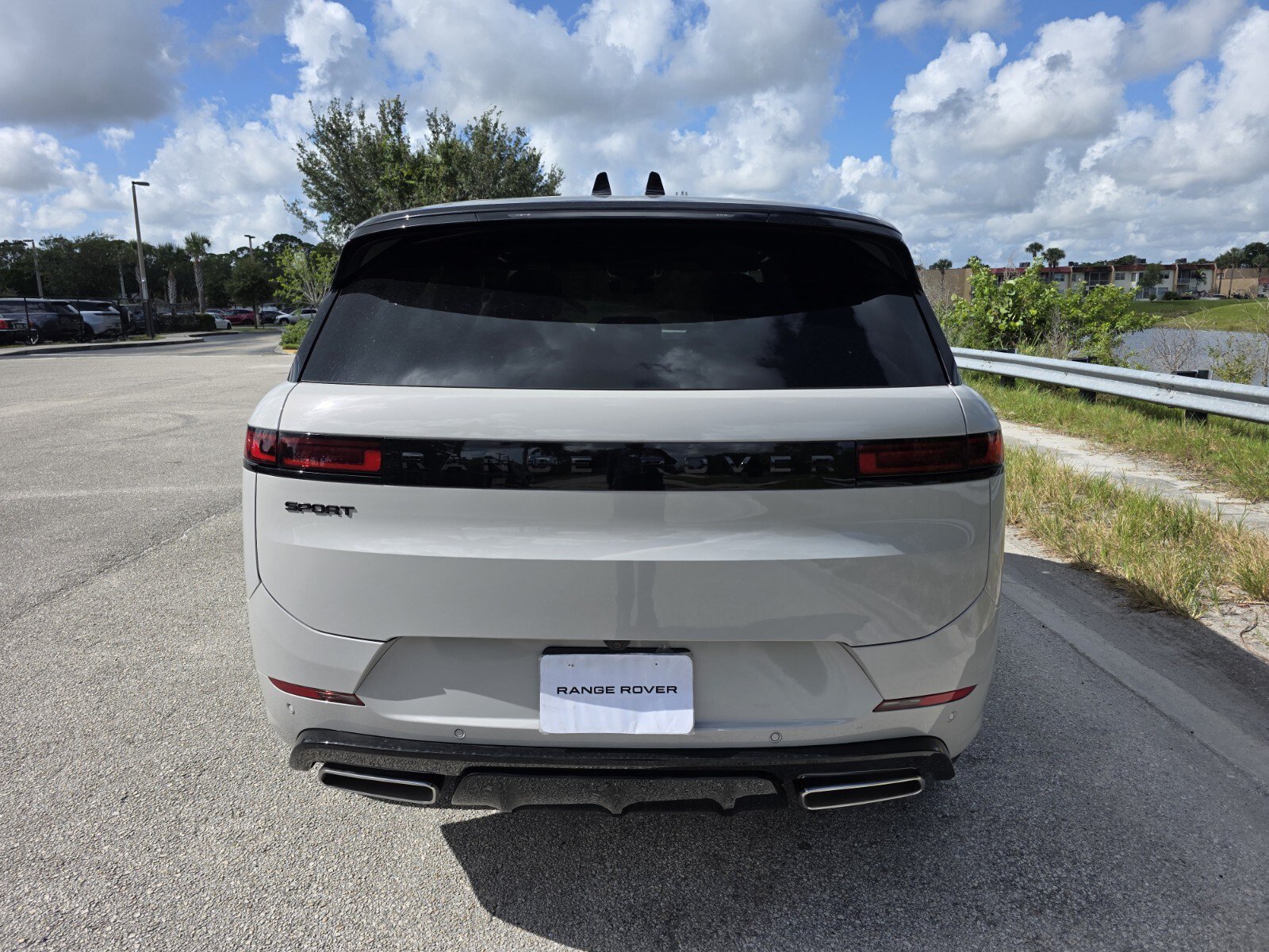 New 2026 Land Rover Range Rover Sport Dynamic SE AWD/4WD image 6