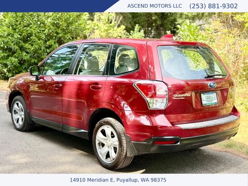 Used 2017 Subaru Forester 2.5i AWD/4WD image 3