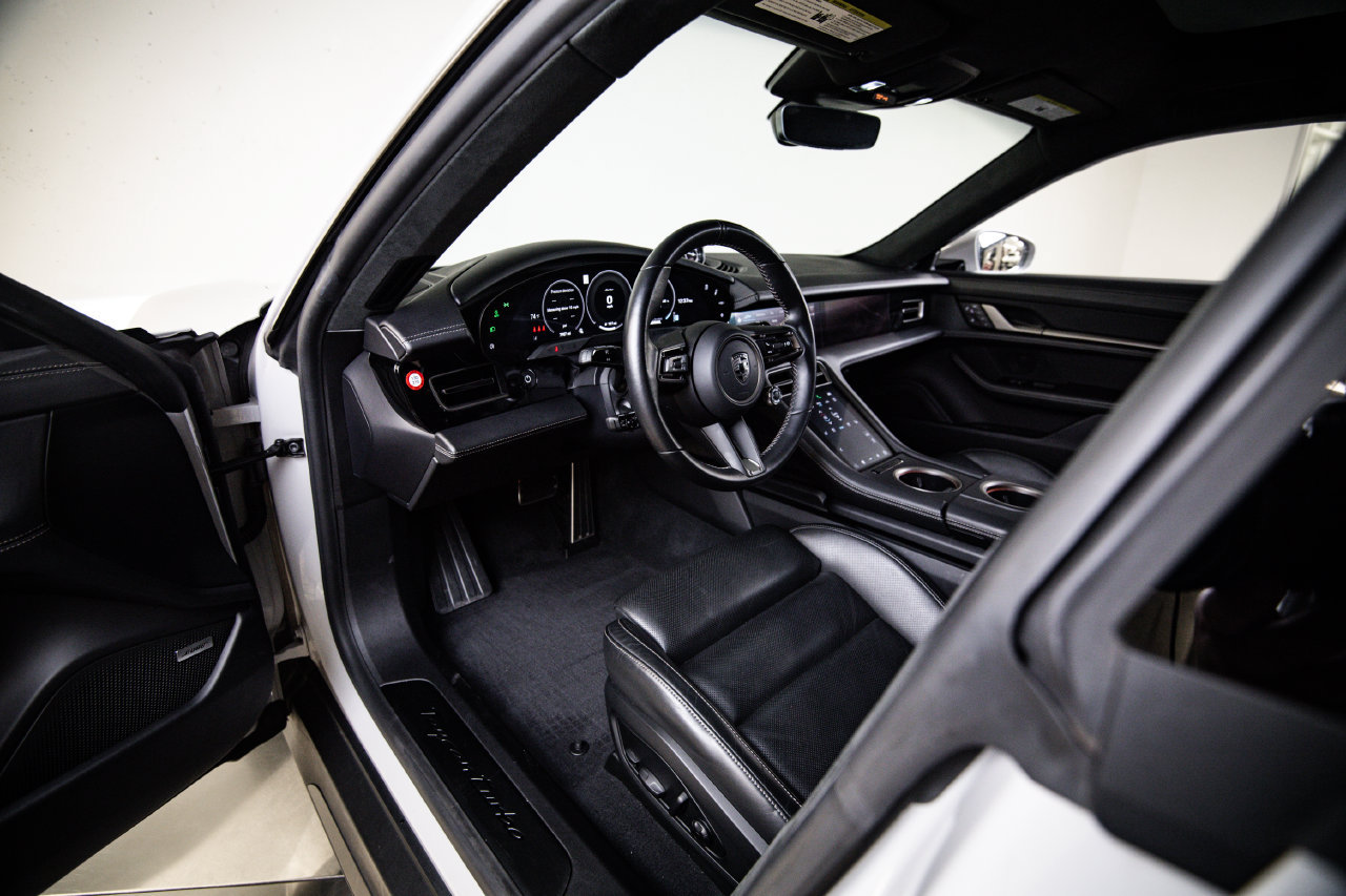 Certified 2025 Porsche Taycan Turbo AWD/4WD image 4