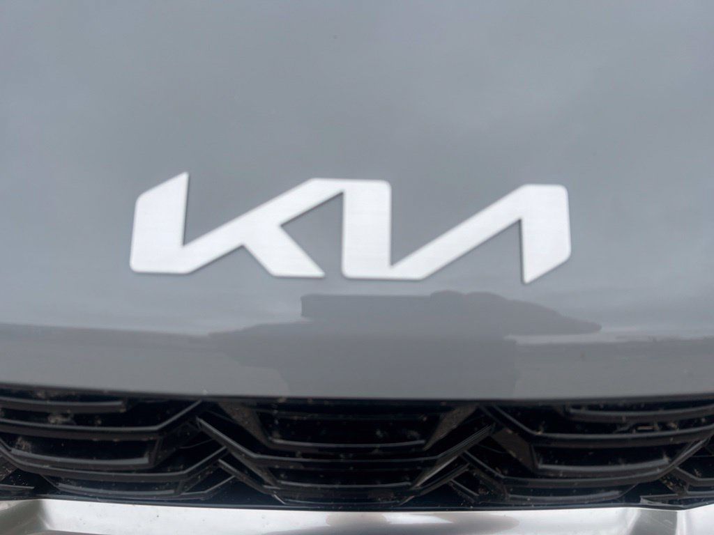 Certified 2024 Kia Sorento S w/ Panoramic Sunroof Package FWD image 28