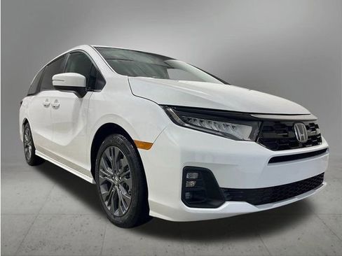New 2026 Honda Odyssey Touring image 9