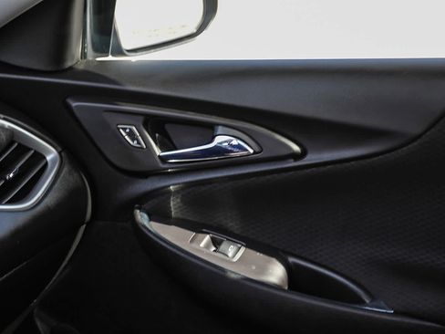 Used 2022 Chevrolet Malibu LT FWD image 21