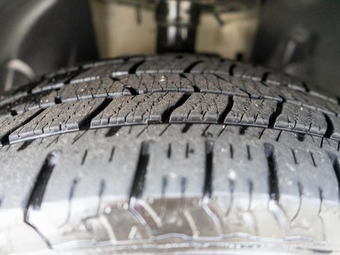 Used 2017 Ford Explorer XLT w/ Equipment Group 202A image 30