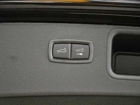 Used 2025 Porsche Macan image 54