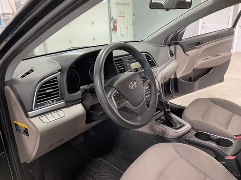 Used 2017 Hyundai Elantra SE FWD image 9