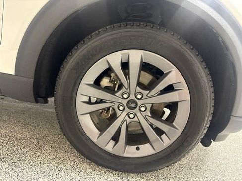 Used 2022 Ford Explorer XLT w/ Equipment Group 202A AWD/4WD image 34