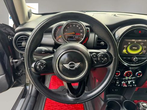 Used 2016 MINI Cooper 4-Door Hardtop w/ Premium Package FWD image 14