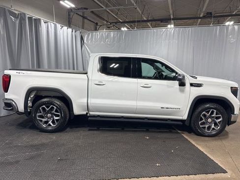 Certified 2022 GMC Sierra 1500 SLE image 2