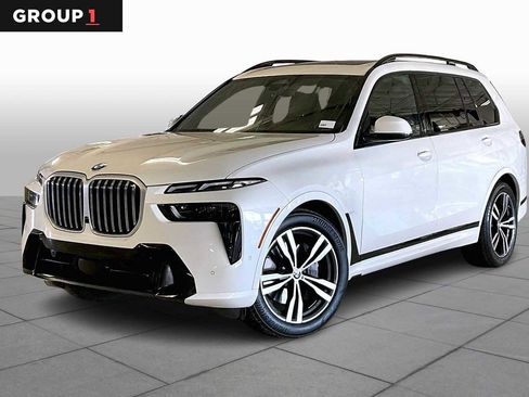 Used 2025 BMW X7 xDrive40i w/ M Sport Package image 1