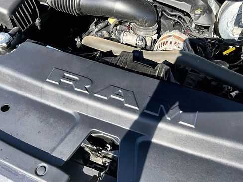 Used 2022 RAM 1500 Big Horn AWD/4WD image 38