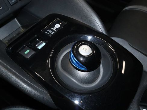 Certified 2018 Nissan Leaf SL w/ SL Technology Package FWD image 33