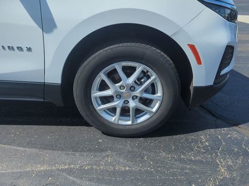 Certified 2024 Chevrolet Equinox LS AWD/4WD image 11