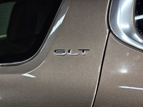 Used 2020 GMC Acadia SLT FWD image 39